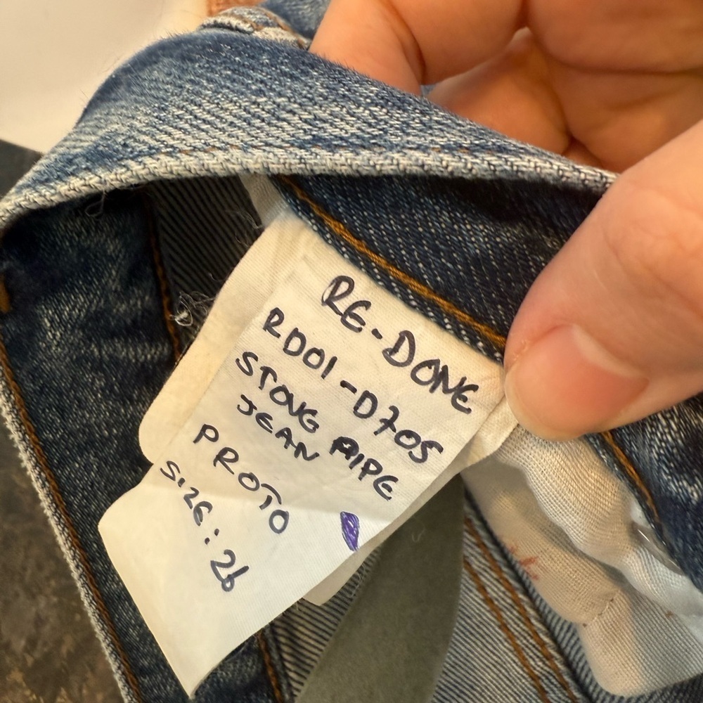 NWOT RE/DONE Stove Pipe Jeans Straight Leg Jeans 90’s High Mid Rise Denim Sz 26 - Picture 8 of 8